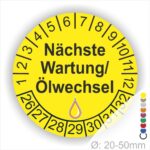 Prüfetiketten, Prüfaukleber rund, Farbe- Gelb, Text "Nächste Wartung/Ölwechsel" in Schwarz. Startjahr- 24, Monatszahlen Oben und Jahreszahlen Unten in Kreisform, über den Jahreszahlen ein Öltropfen als Icon/Piktogramm in Farbe Gelb.