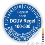 Prüfplakette rund mit Text geprüft nach DGUV Regel 100-500 Nächster Prüftermin. Plaketten Farbe- Blauund Text in Weiß. Monatszahlen oben und Jahreszahlen unten beginnend mit Startjahr- 26